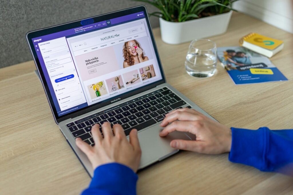 shoper sllo94wes2m unsplash (3) shoper sllo94wes2m unsplash (3)